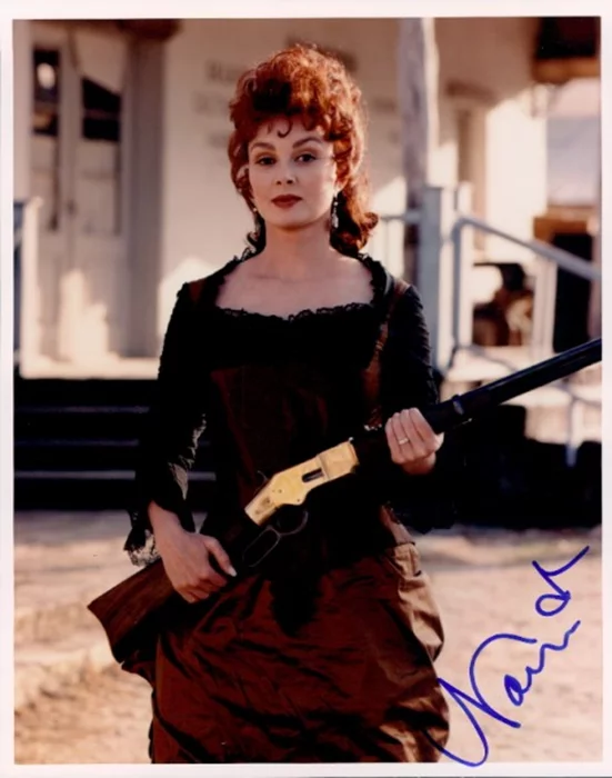 Naomi Judd autograph