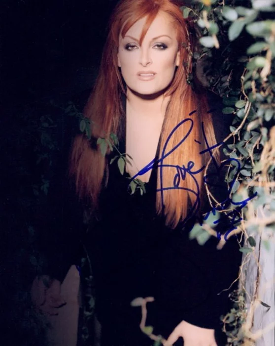 Wynonna Judd autograph
