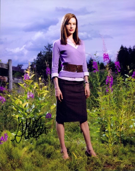 Gina Holden autograph