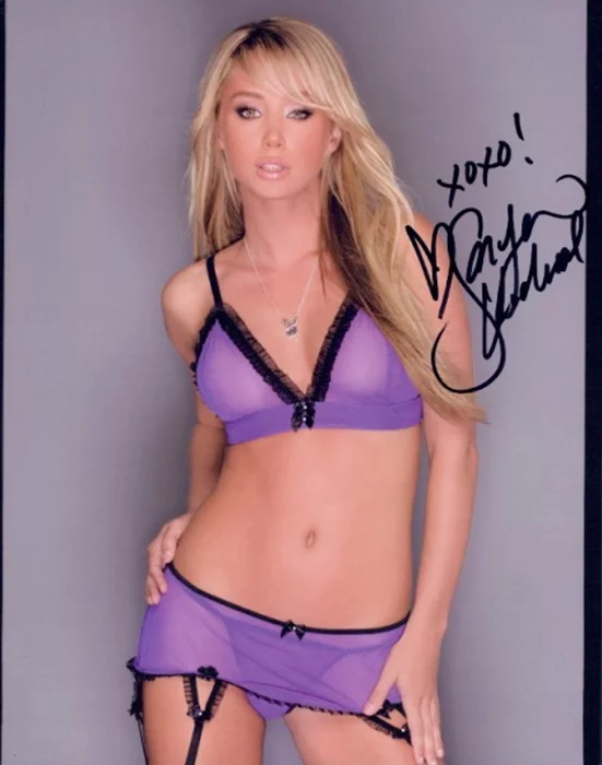 Sara Jean Underwood autograph