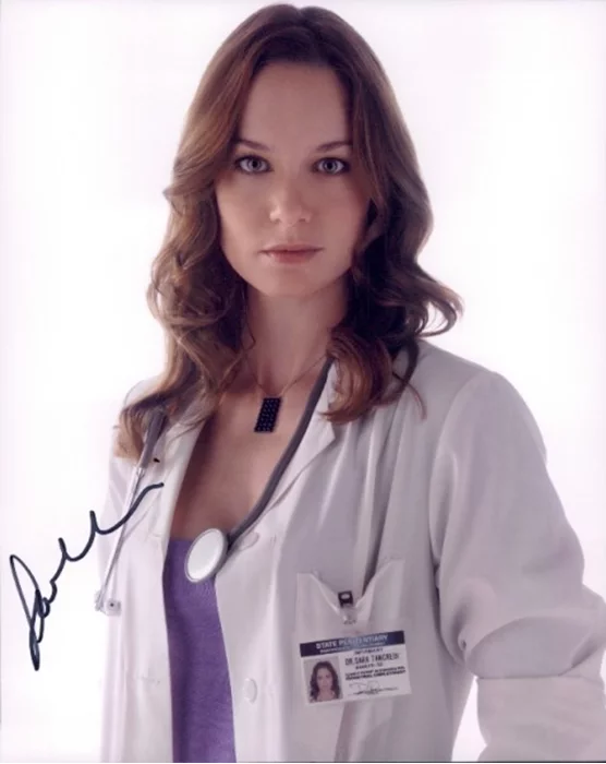 Sarah Wayne Callies autograph