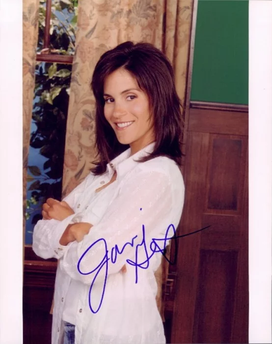 Jami Gertz autograph