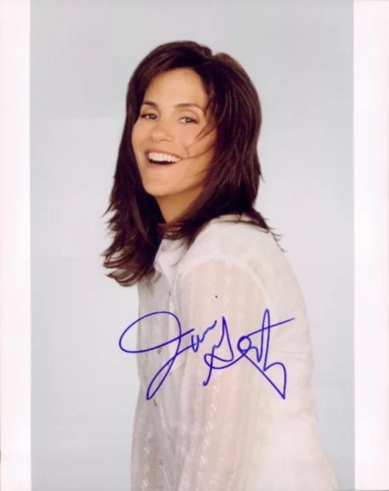 Jami Gertz autograph