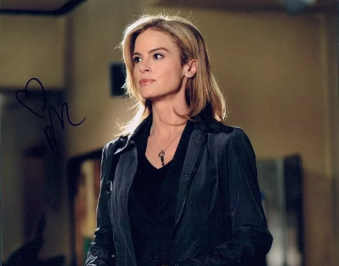 Betsy Russell autograph