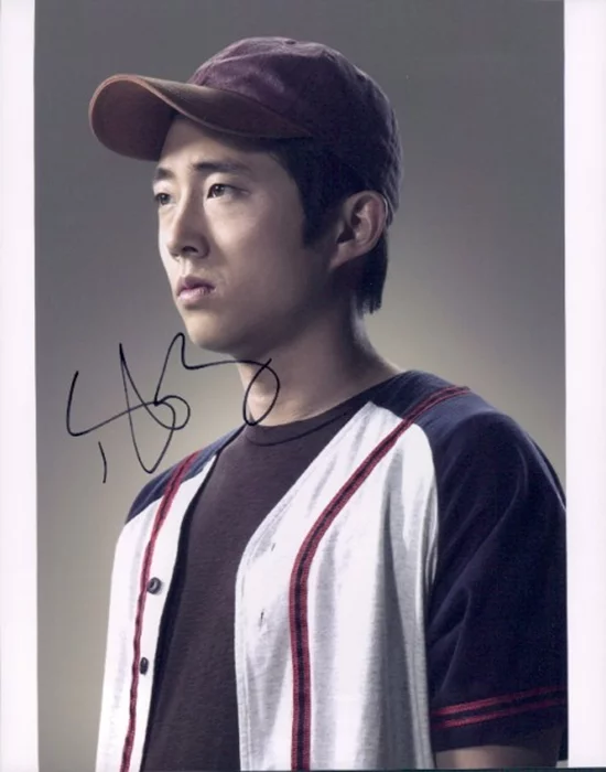 Steven Yeun autograph