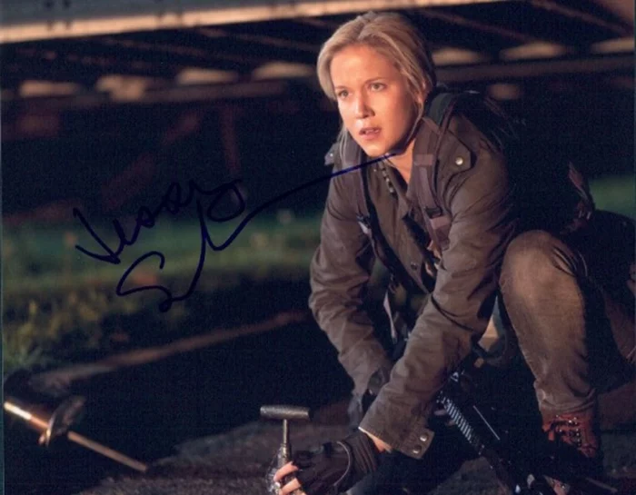 Jessy  Schram autograph