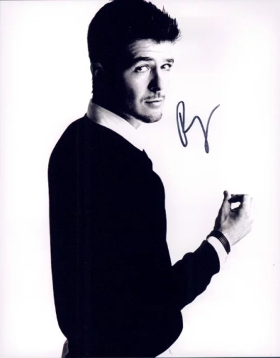 Robin Thicke autograph