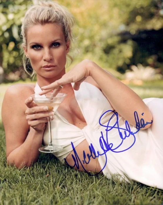Nicollette Sheridan autograph