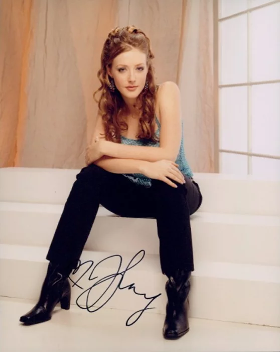 Jennifer Finnigan autograph