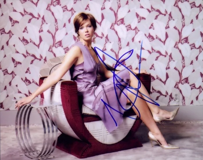 Mandy Moore autograph