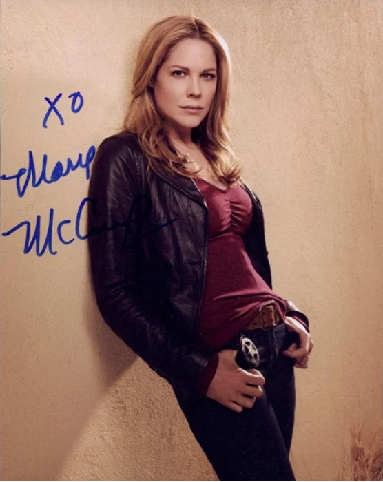 Mary McCormack autograph