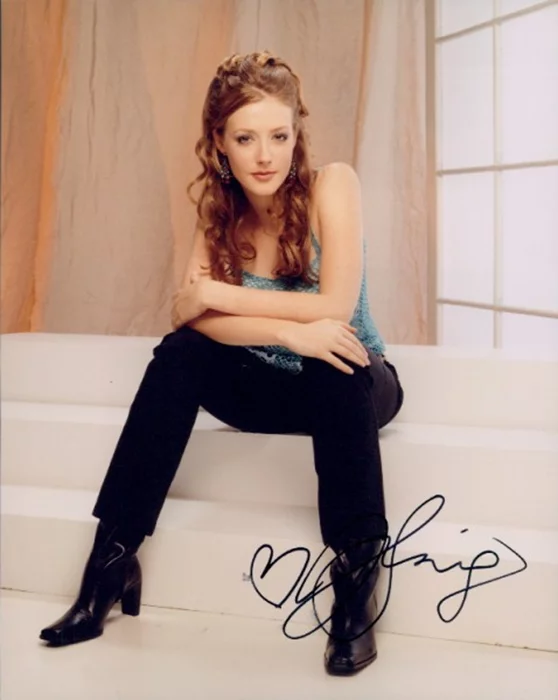 Jennifer Finnigan autograph
