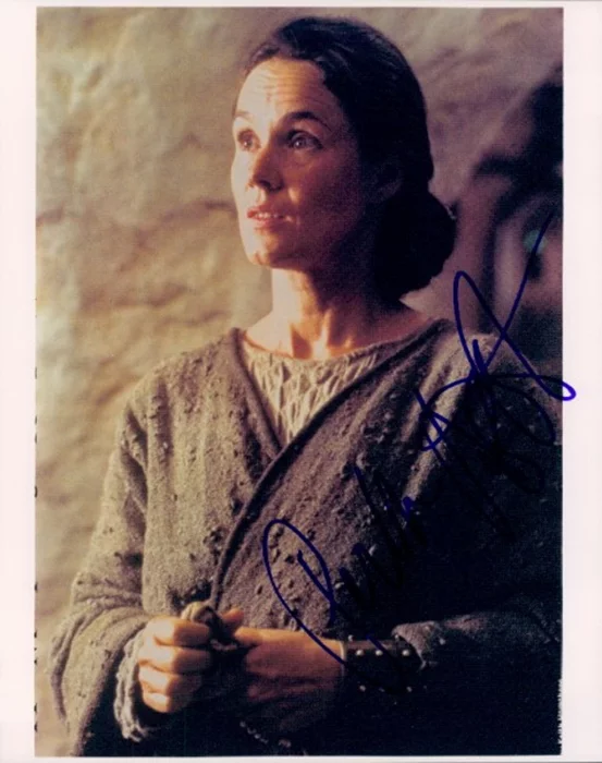 Pernilla August autograph