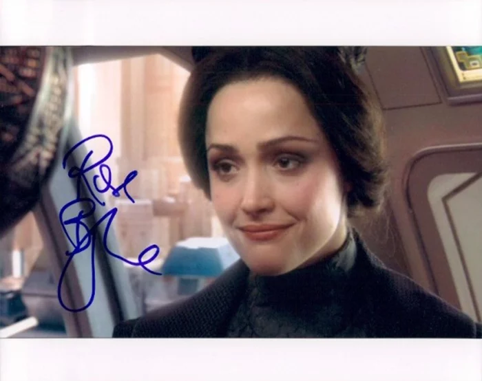 Rose Byrne autograph