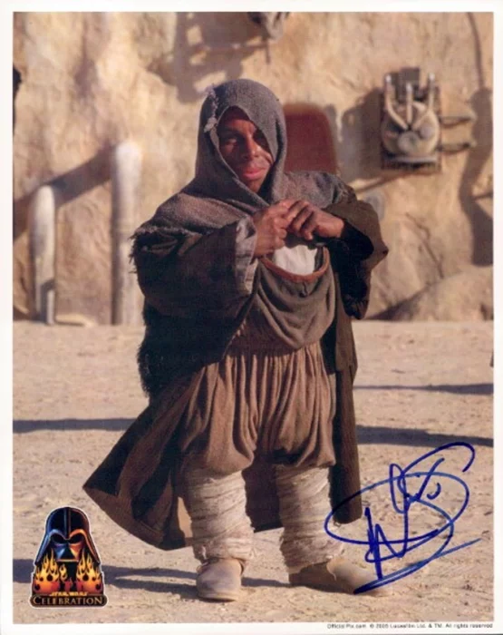 Warwick Davis autograph