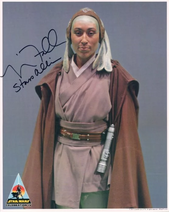 Nina Fallon autograph