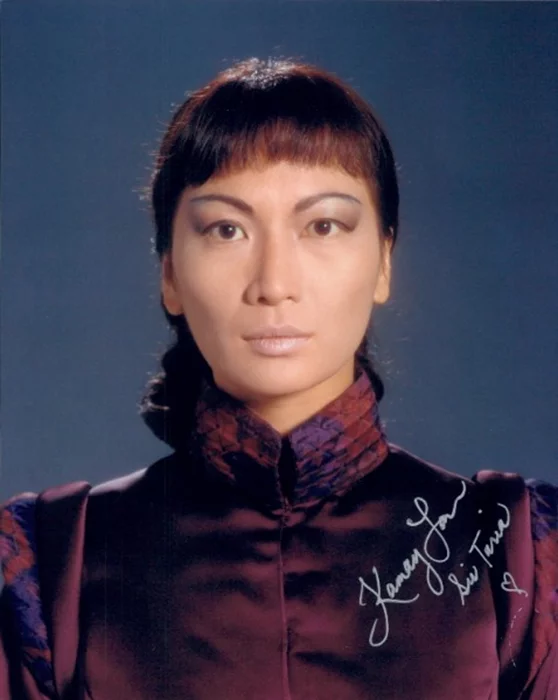 Kamay Lau autograph