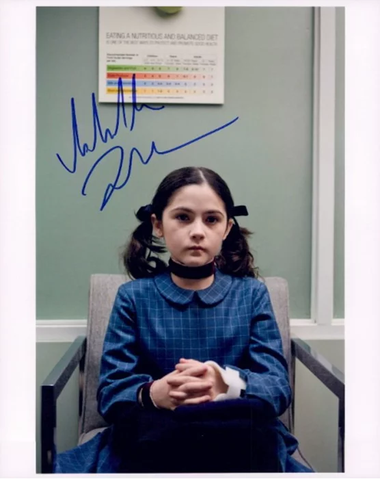 Isabelle Fuhrman autograph