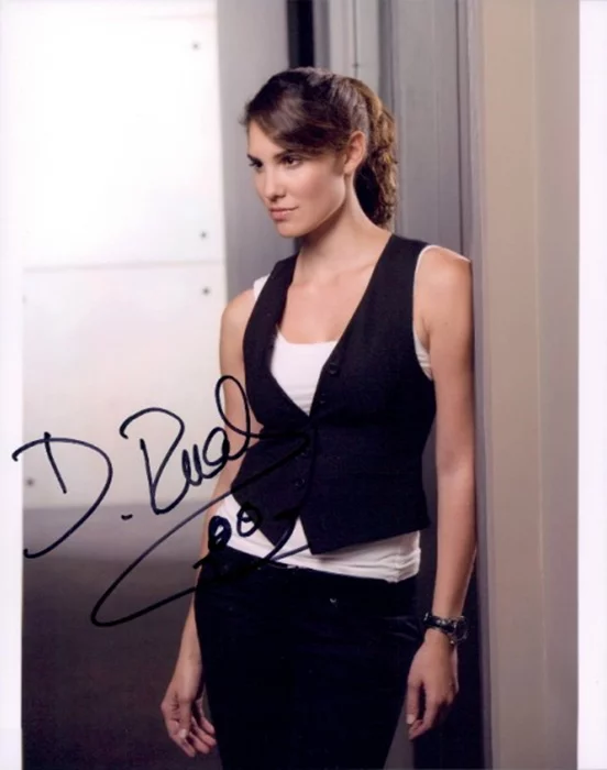 Daniela Ruah autograph