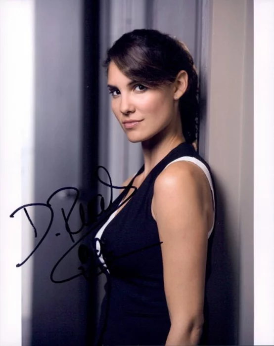Daniela Ruah autograph