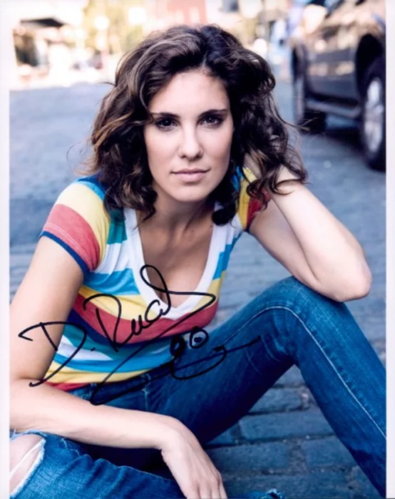 Daniela Ruah autograph