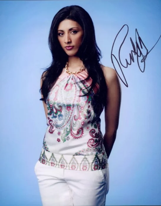 Reshma Shetty autograph