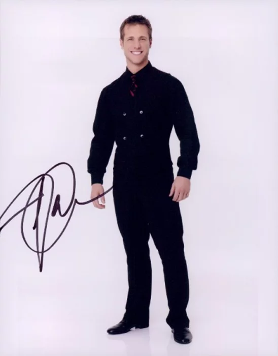 Jake Pavelka autograph