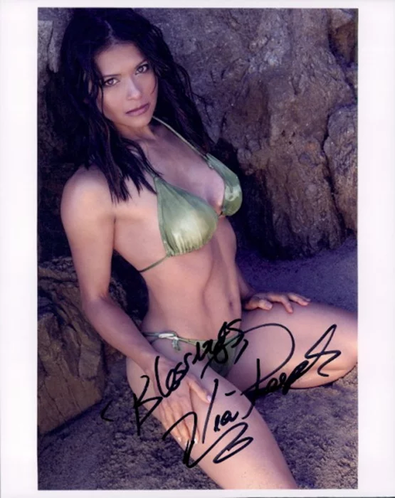 Nia Peeples autograph