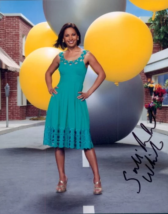 Salli Richardson-Whitfield autograph