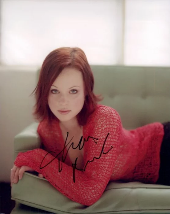 Thora Birch autograph
