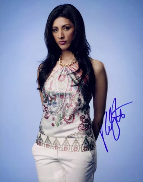 Reshma Shetty autograph