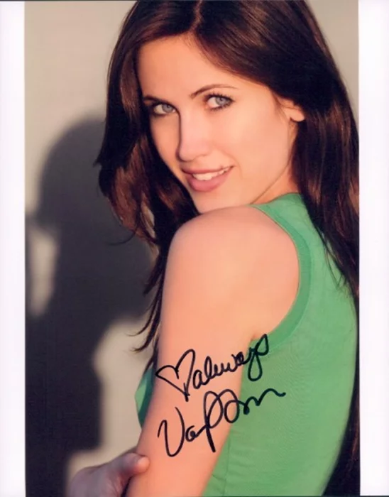 Vail Bloom autograph