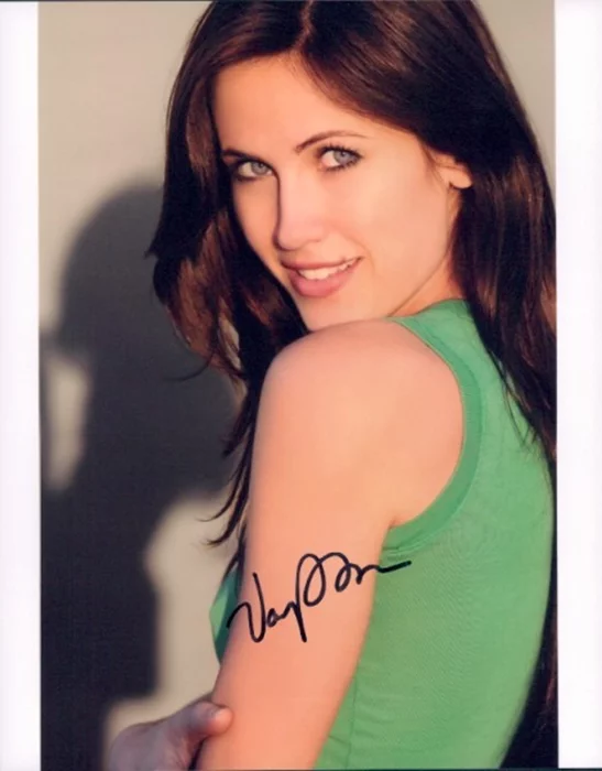 Vail Bloom autograph