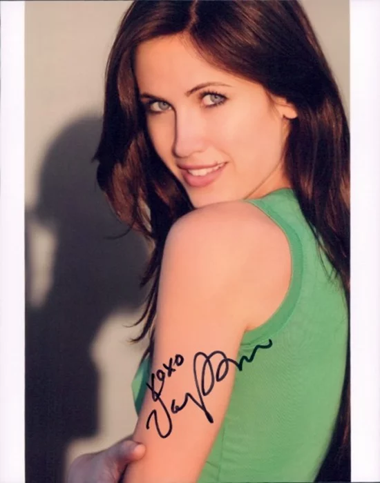 Vail Bloom autograph