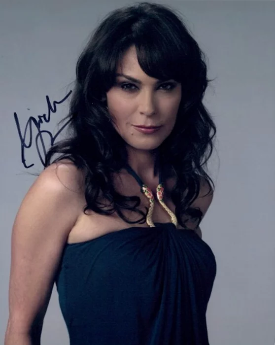 Michelle Forbes autograph