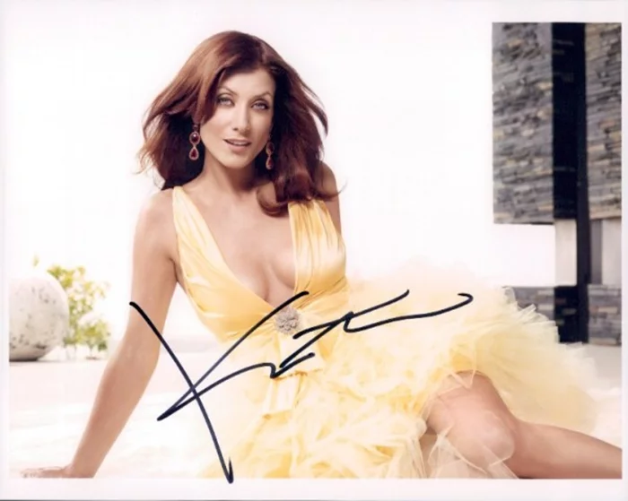 Kate Walsh autograph