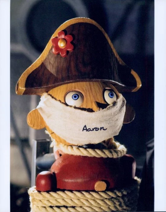 Aaron Michael Drozin autograph