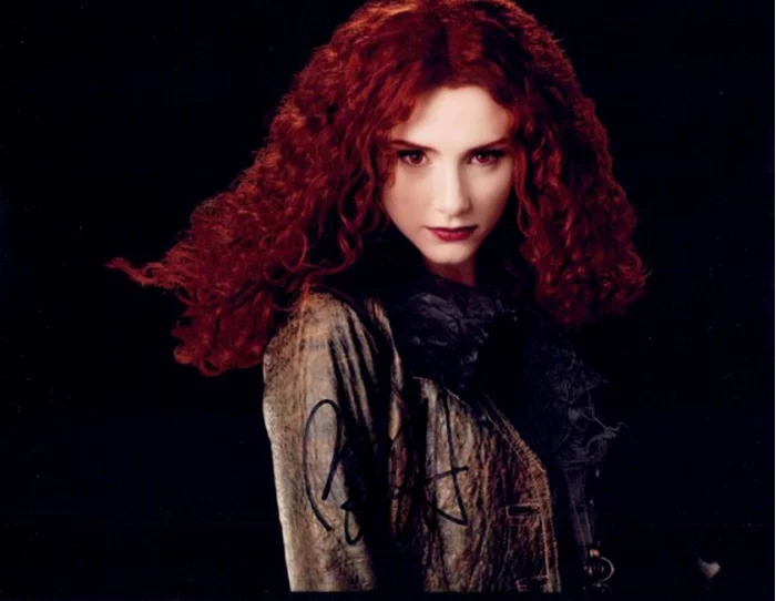 Bryce Dallas Howard autograph