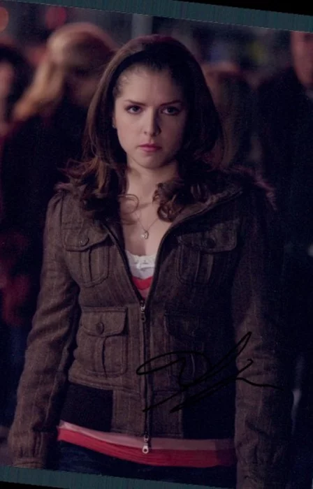 Anna Kendrick autograph