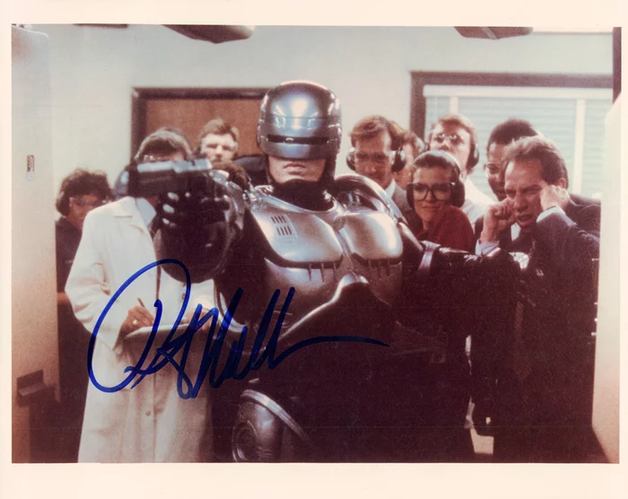 Peter Weller autograph
