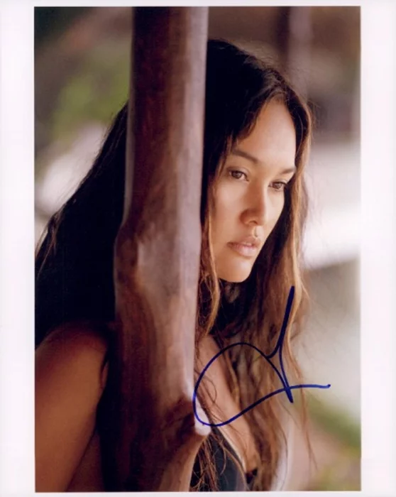 Tia Carrere autograph