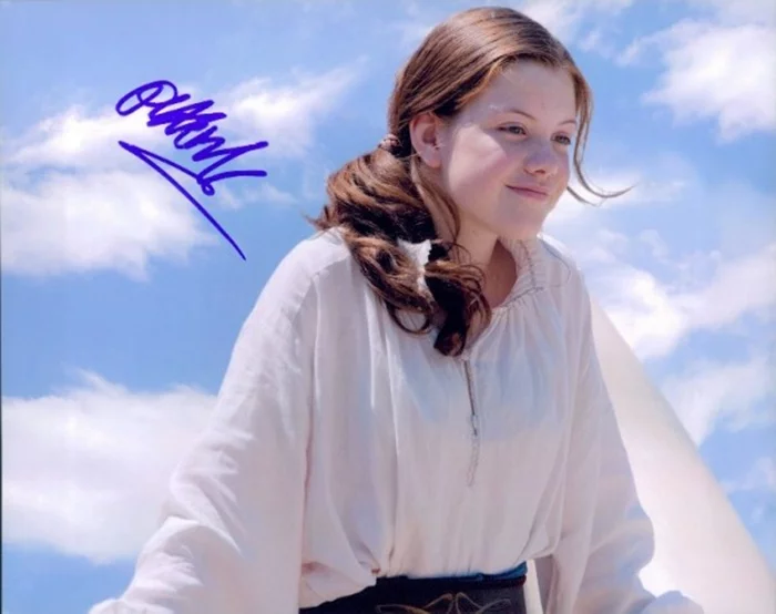 Georgie Henley autograph