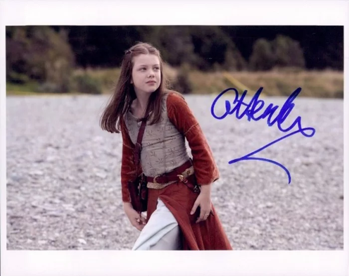 Georgie Henley autograph