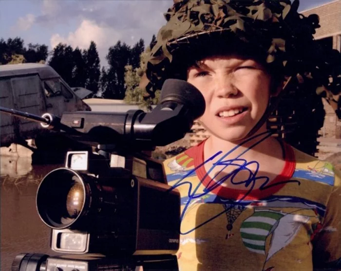 Will Poulter autograph