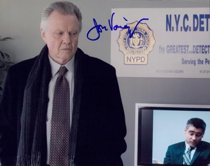 Jon Voight autograph