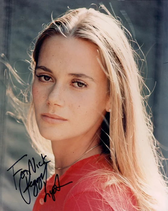 Peggy Lipton autograph