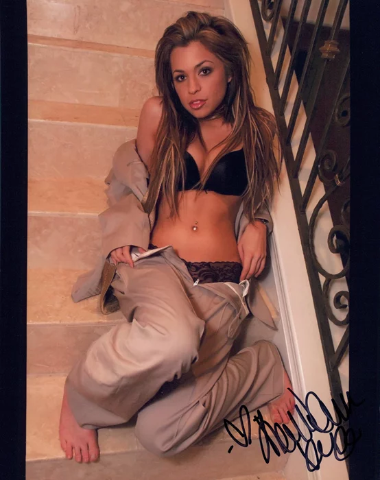 Kari Ann Peniche autograph