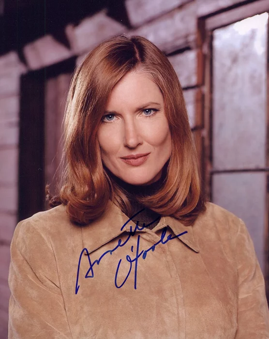 Annette O'Toole autograph