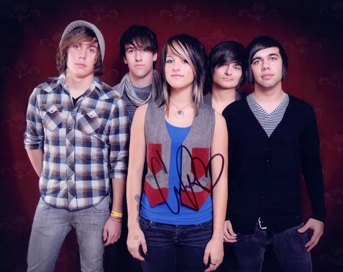 Cassadee Pope autograph