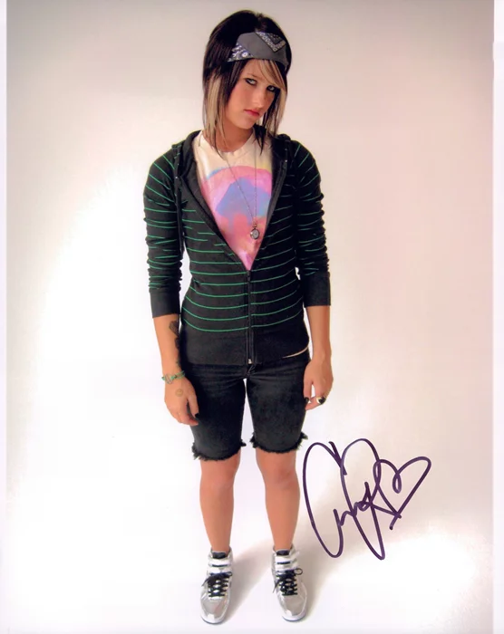 Cassadee Pope autograph